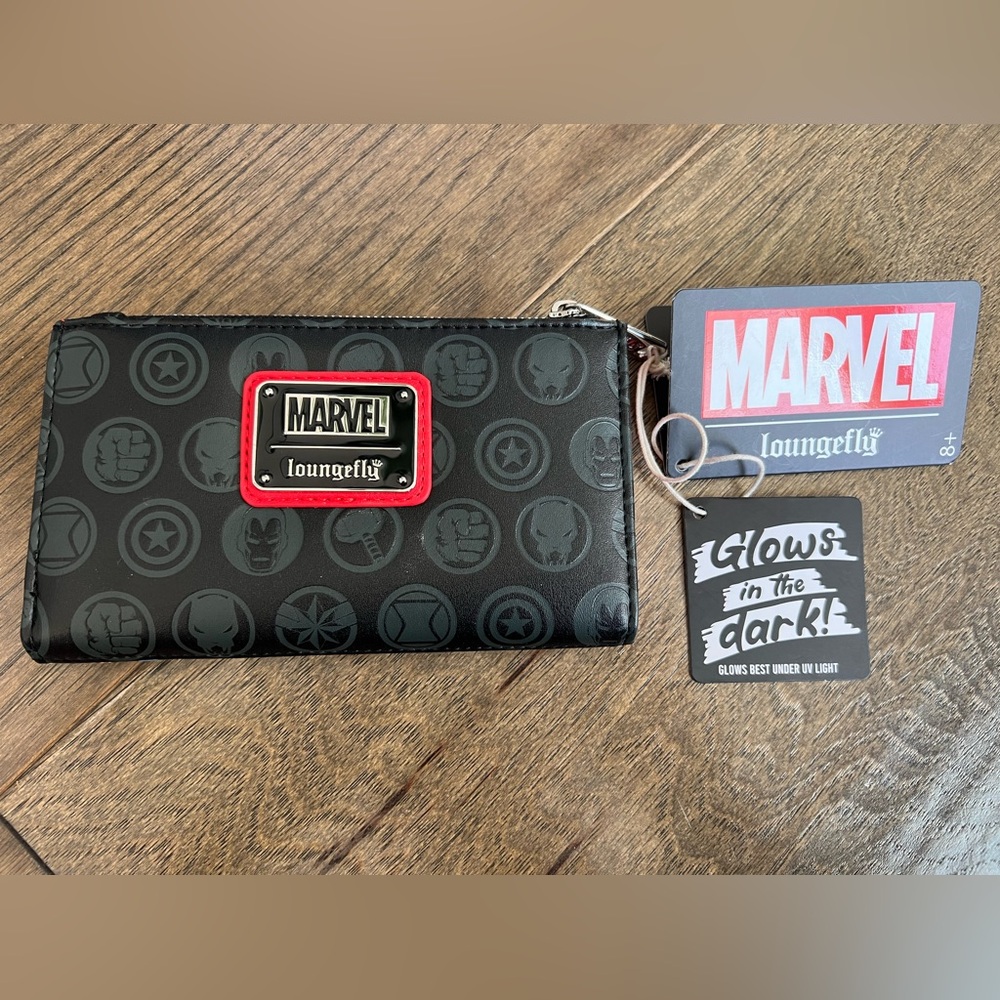 NWT Loungefly Marvel Glow in the Dark Wallet